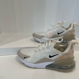 Nike Air Max 270 / size 8 / white, tan and black